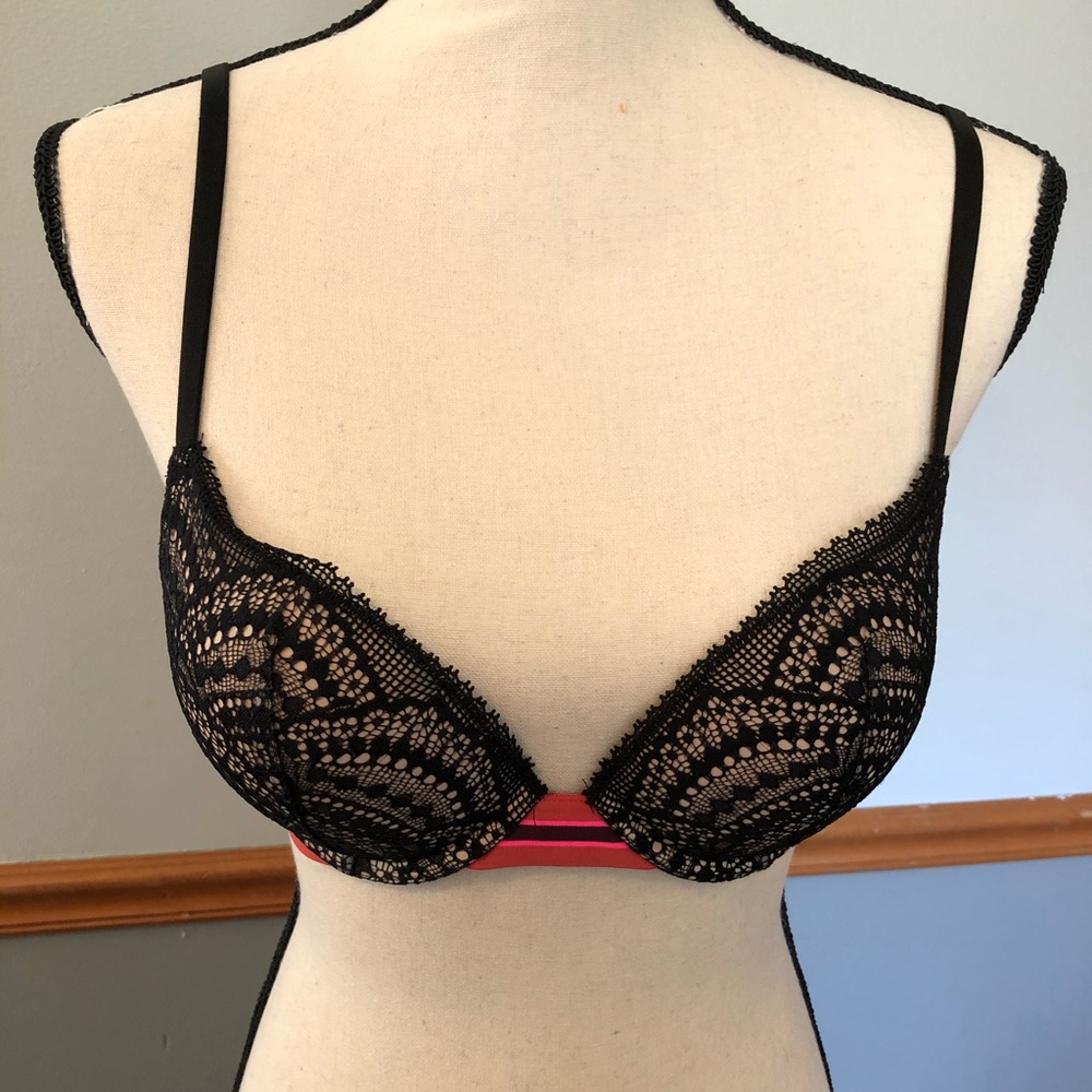 Victoria’s Secret Bra 32C